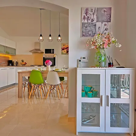 Apartament Ruza 2 *